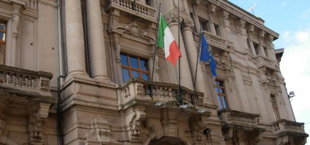 Sicurezza - Il Sindaco di Borgia incontra il Prefetto: diminuzione dei reati, ma aumentano i furti in abitazione