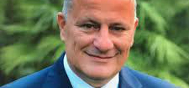 Sergio Costanzo: "L’asse che governa da vent’anni si sta sgretolando, Abramo mira alla Regione"