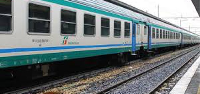 Maltempo: Codacons chiede risarcimenti per passeggeri treni