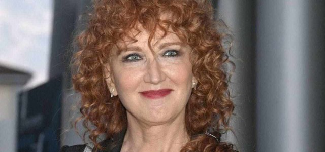 Manca un mese esatto al concerto di Fiorella Mannoia al Teatro Politeama di Catanzaro. Il 20 aprile la tappa del tour “La Versione di Fiorella”