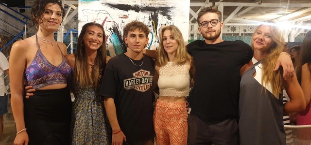 SUCCESSO AL DADADA BEACH MUSEUM PER IL COLLETTIVO "AMATORIARTE": IN CENTINAIA A VISITARE LA “SUMMER ART SELECTION”