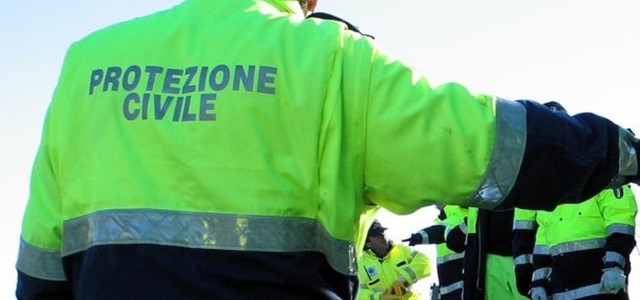 Incontro con la protezione civile al centro commerciale Le Fontane