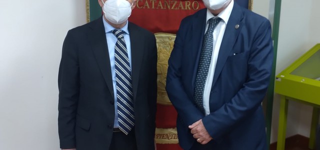Incontro tra il Rettore dell’Università Magna Graecia di Catanzaro Giovambattista De Sarro ed il nuovo commissario straordinario dell’Azienda Ospedaliero-Universitaria Mater Domini Vincenzo La Regina