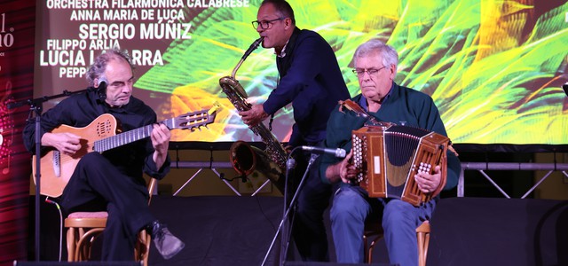 Festival d’Autunno, doppio successo di Riccardo Tesi e BandItaliana a Tropea e Catanzaro