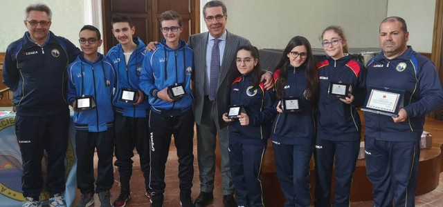 Cavallaro premia gli Arcieri del Club Lido che hanno stravinto a Rimini