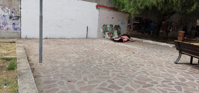 DEMOLITO IN TEMPI RECORD IL MANUFATTO ABUSIVO IN VIA MANCINI , INTERVENTO NEL GIRO DI POCHE ORE DALL'ORDINANZA DEL SINDACO