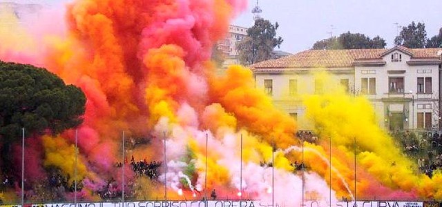 Catanzaro – Bari: sfondata quota 6000 biglietti, “Curva Capraro” sold-out!