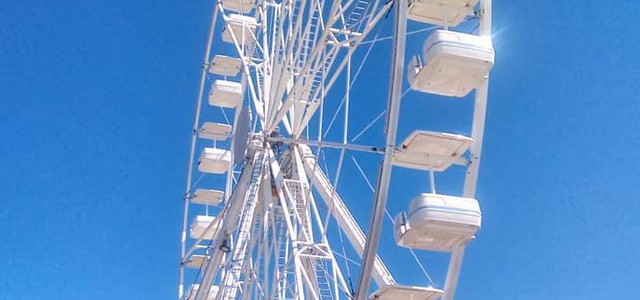 CATANZARO, DOMANI APRIRA’ AL PUBBLICO LA GRANDE RUOTA PANORAMICA A LIDO