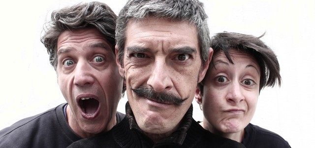 Vacantiandu. La comicità di Max Mazzotta al Teatro Grandinetti con lo spettacolo “Prove aperte”