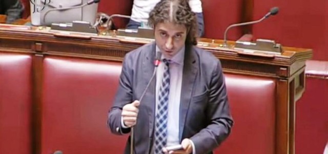 Catanzaro con Abramo al deputato Parentela: "Meglio essere semplice burattini che tutelare gli interessi della città?"
