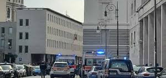 CORDOGLIO DEL SINDACO ABRAMO PER I DUE POLIZIOTTI UCCISI A TRIESTE: “IN QUESTO MOMENTO DI DOLORE IMPORTANTE FAR SENTIRE VICINANZA E RICONOSCENZA AL CORPO DI POLIZIA”